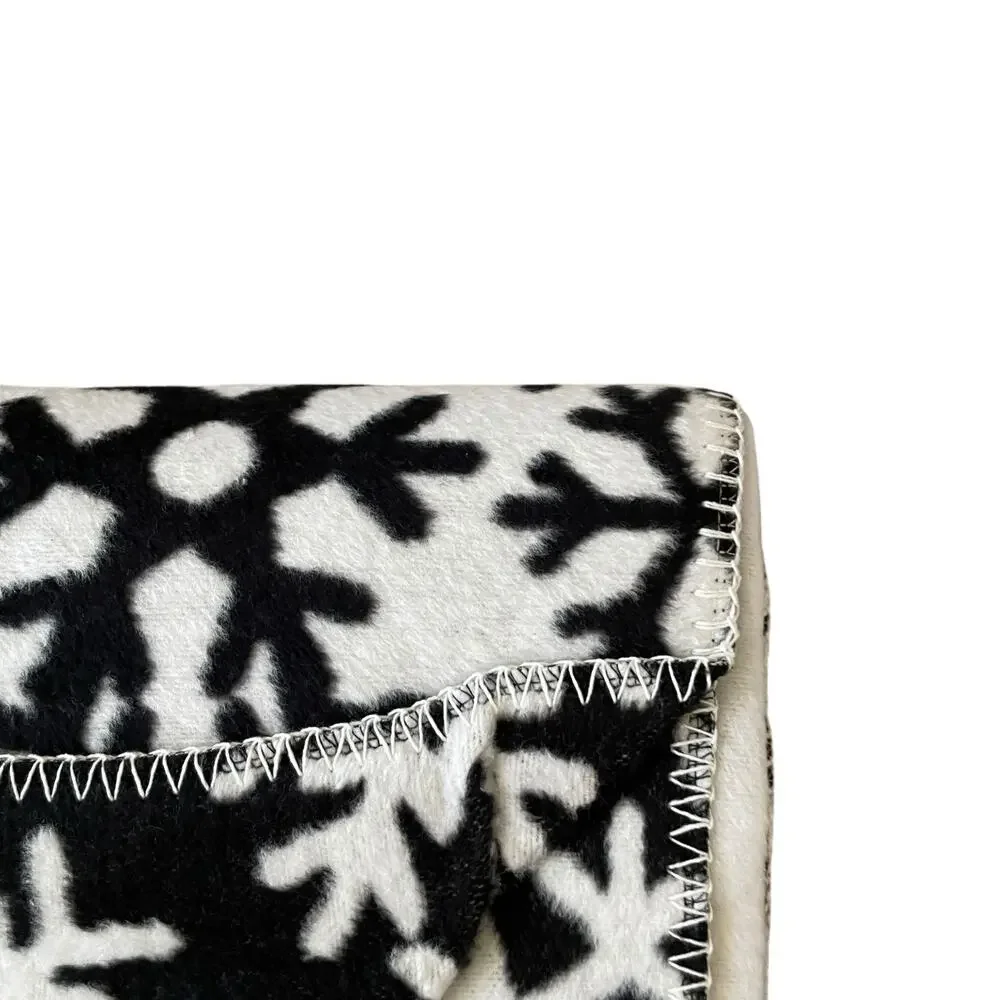 Docofil Christmas SNOWFLAKES Reversible Throw 51x67 Portugal Black & White
